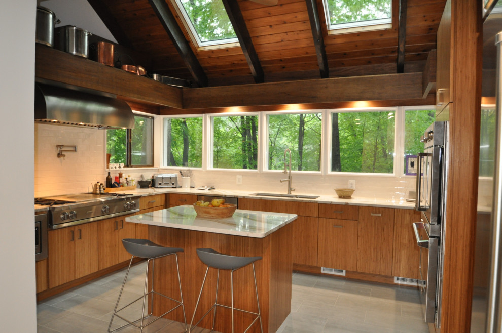 Transitional home design photo in Baltimore
