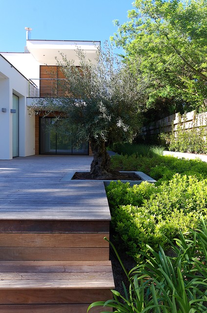 Villa MR contemporaneo-terraza-y-balcon