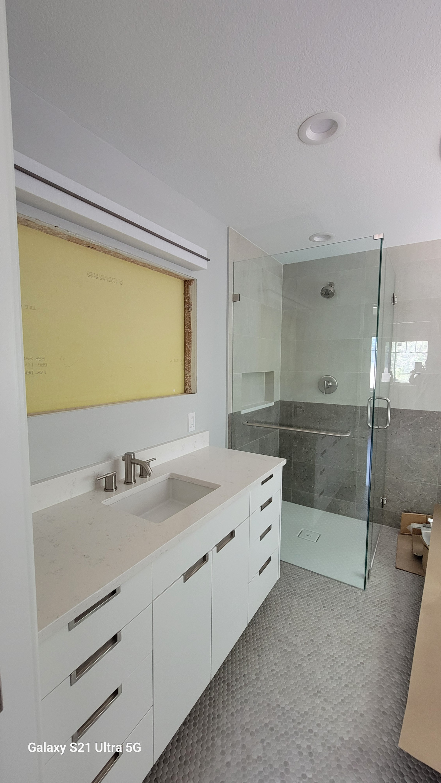 FULL  MODERN REMODELATION HOME / NEW FLOORING, CUSTOM HANDRAIL