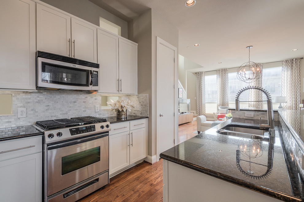 Example of a transitional kitchen design in Dallas