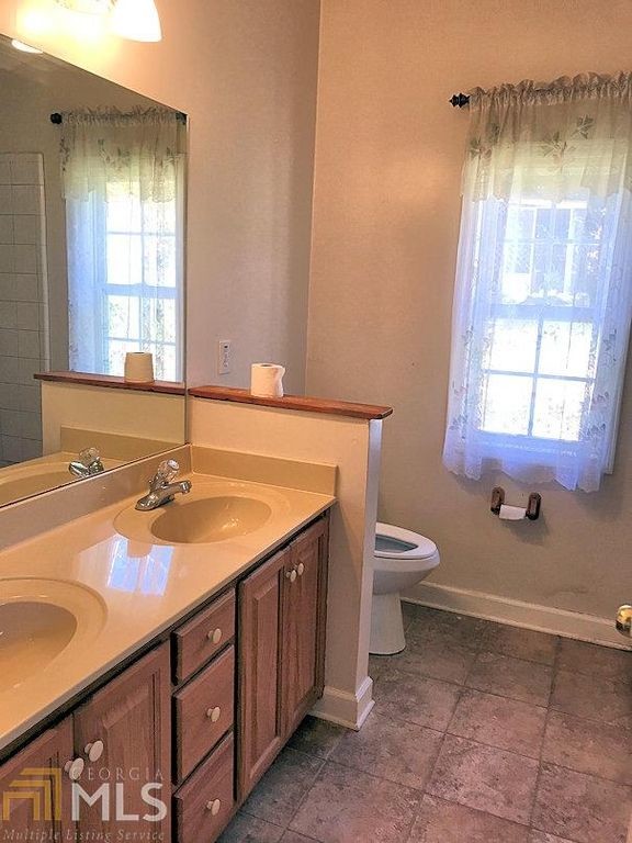 Kylie M Interiors Almond Bathroom Matttroy