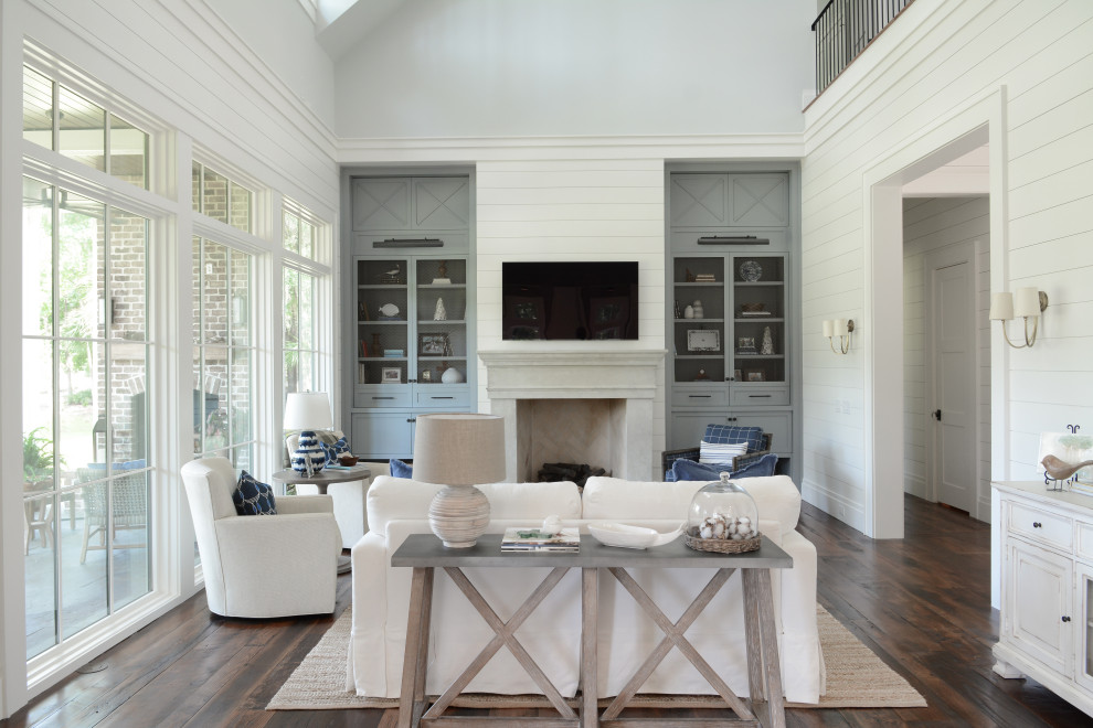 Country family room photo in Atlanta