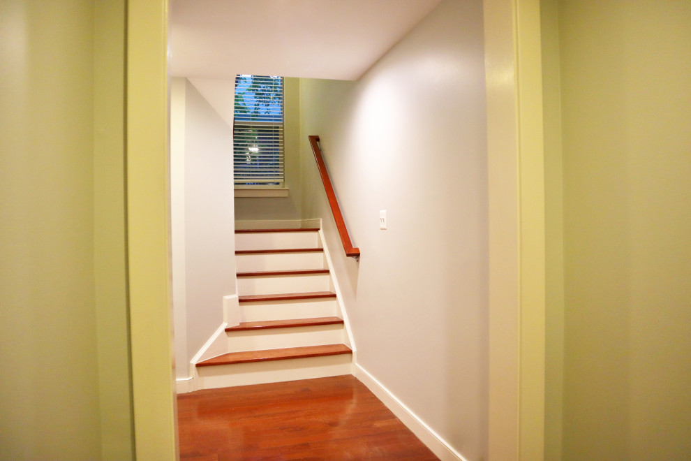 Elegant home design photo in DC Metro