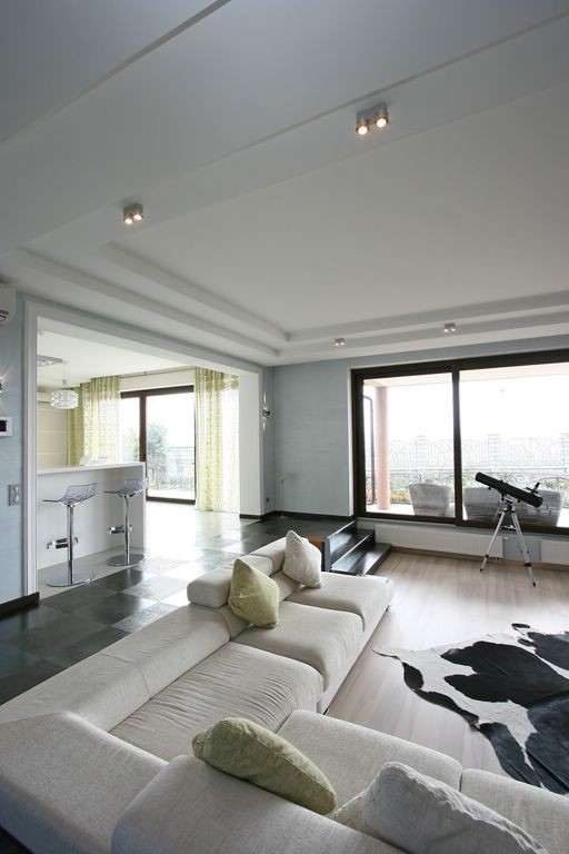 Contemporary style apartment