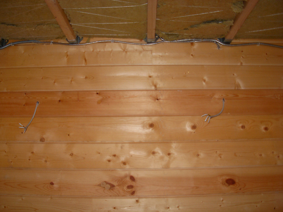 Скрытая электропроводка в деревянном доме из бруса