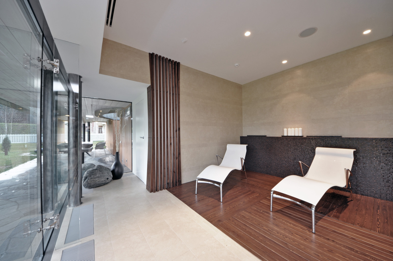 Интерьер дома в "Резиденциях Бенилюкс".