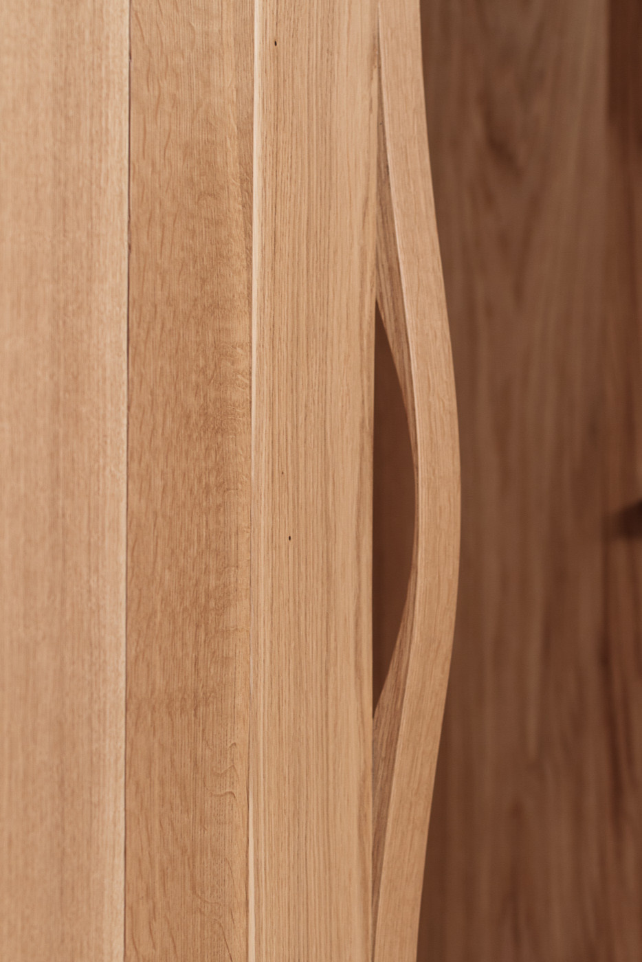 Шкаф из массива дуба