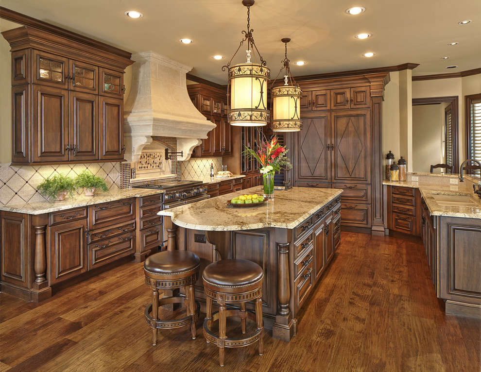 Arcady - Traditional - Kitchen - Dallas - by Dallas Renovation Group