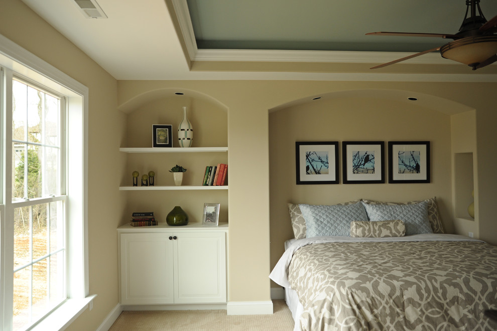 Design ideas for a mid-sized traditional master bedroom in Baltimore with beige walls, carpet and no fireplace.