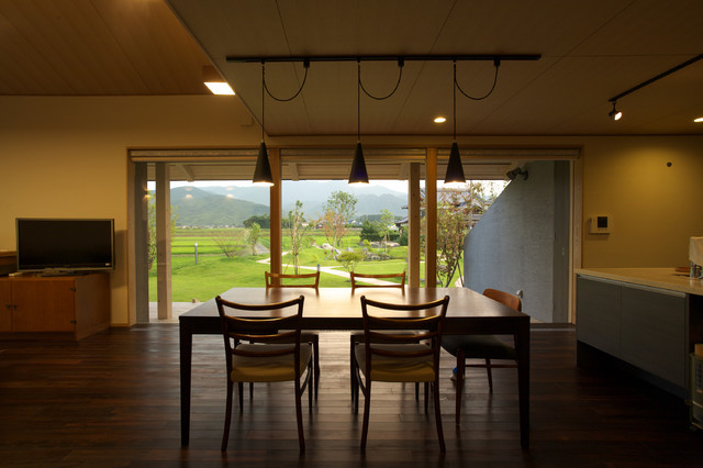 前原の家 giapponese-sala-da-pranzo