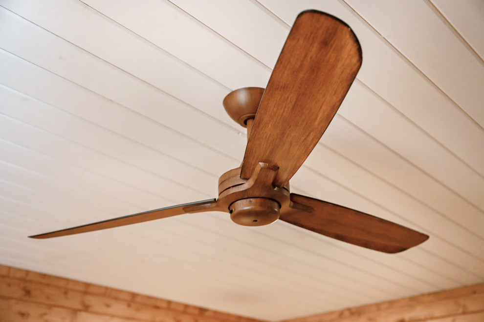 Home design - rustic home design idea in Houston