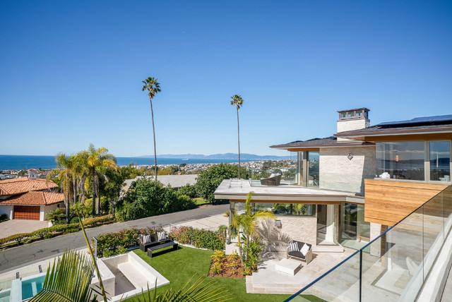Modern Beach Home contemporary-terrace