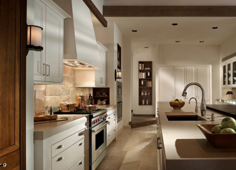Transitional kitchen photo in Orlando