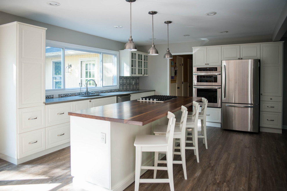 Inspiration for a transitional kitchen remodel in Indianapolis