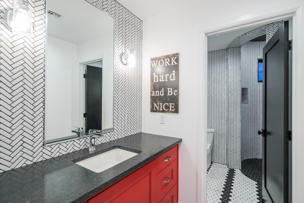 Transitional home design photo in Phoenix