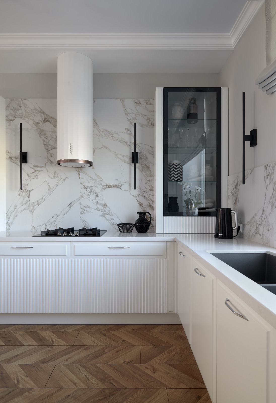 Современный интерьер с нотками классики: дом в Воронеже