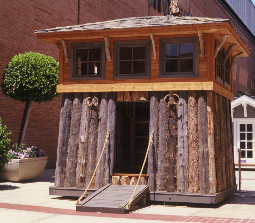 backyard forts and playhouses