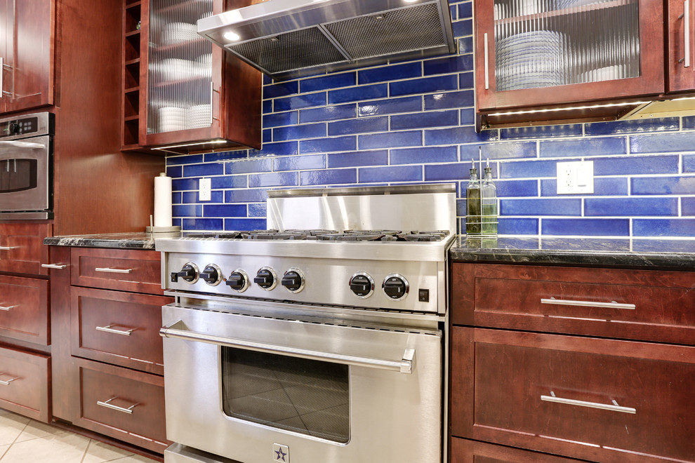 Transitional kitchen photo in DC Metro