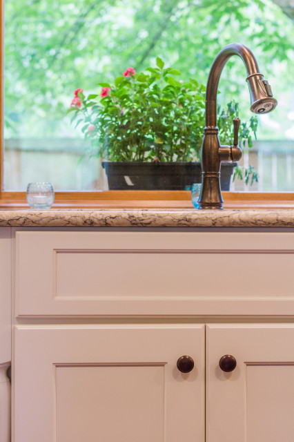 Kitchen transitional-kitchen