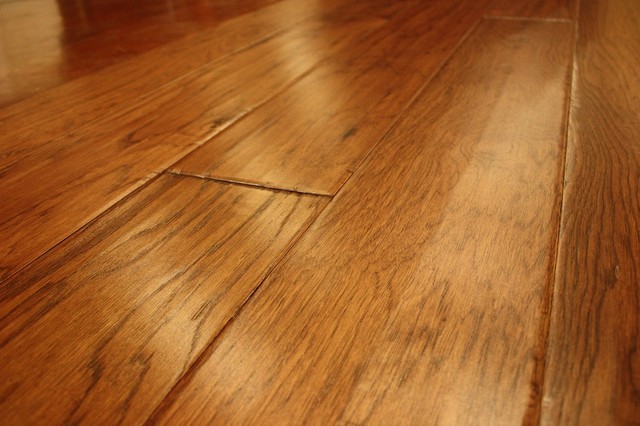 Hickory Pecan 1/2 x 6-1/2" Hand Scraped Engineered Hardwood Flooring