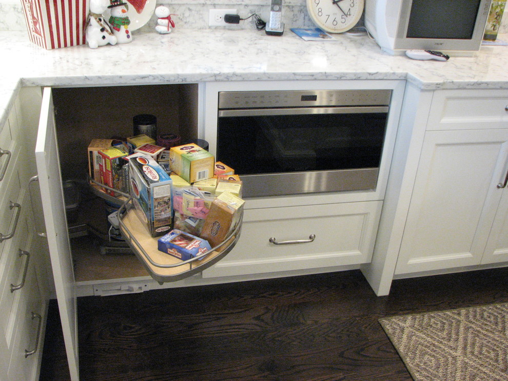 Example of a transitional home design design in Boston