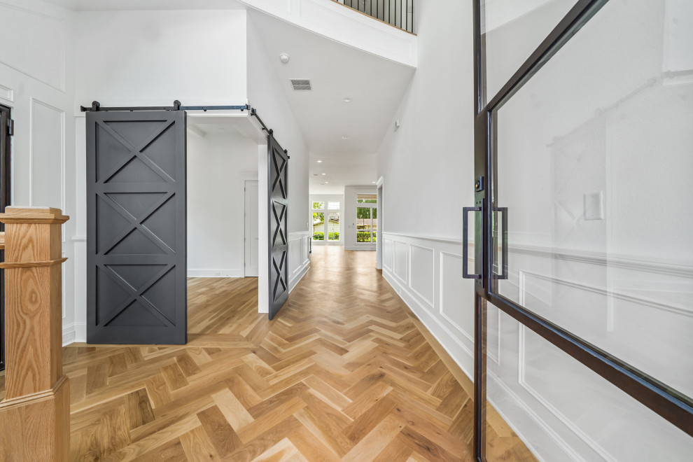 Transitional home design photo in Houston