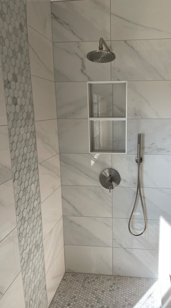 Double Niche and mixed Tile Shower Walls