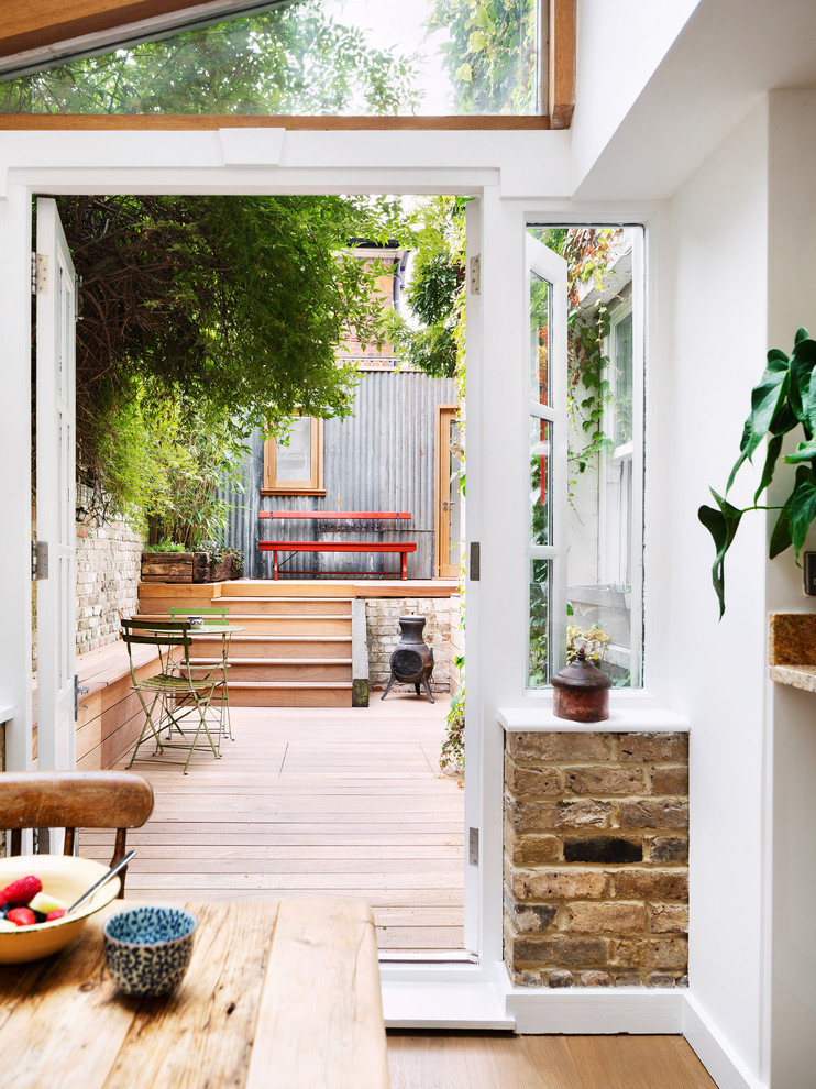 This is an example of a mid-sized scandinavian detached studio in London.