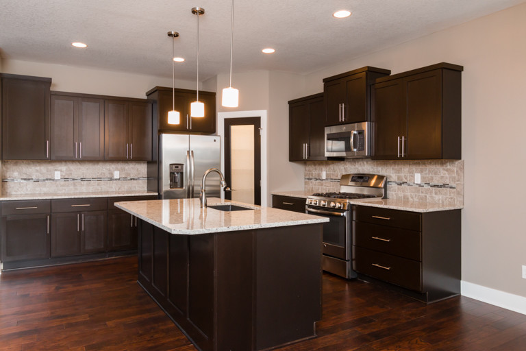 Kitchen - transitional kitchen idea