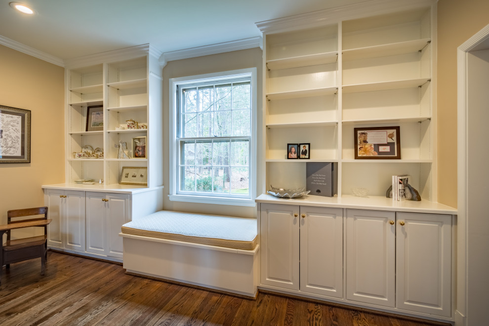Home design - transitional home design idea in Raleigh