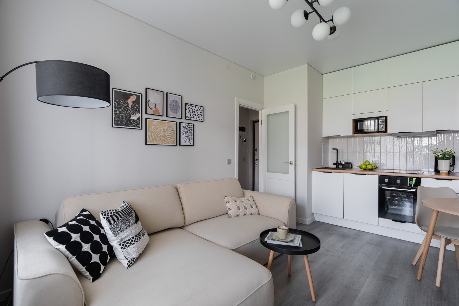 Парадный ансамбль, 2евро, 32м2