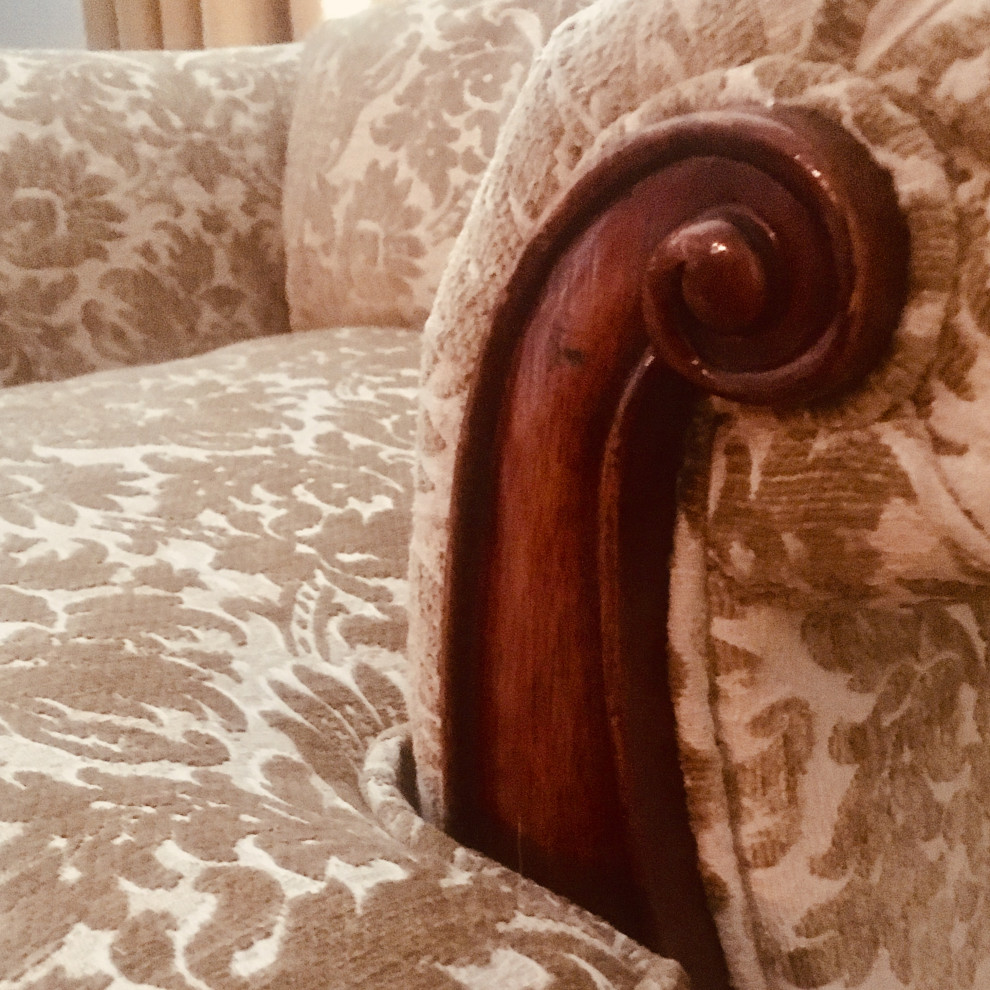 Old Wolrd Living Room Vignettes