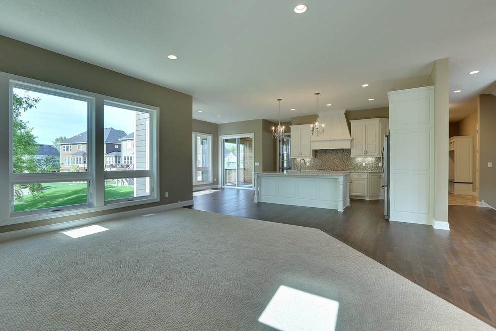 Inspiration for a transitional kitchen remodel in Minneapolis