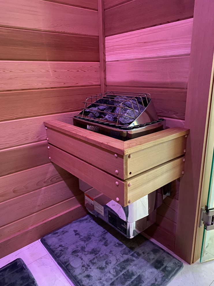 Aménagement d'un petit sauna classique.