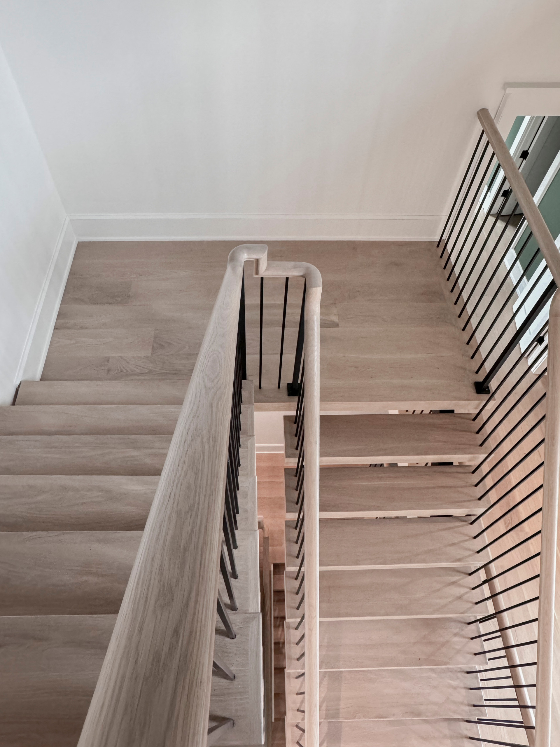 122_Modern Steel & Wood Floating Staircase, Arlington VA 22207