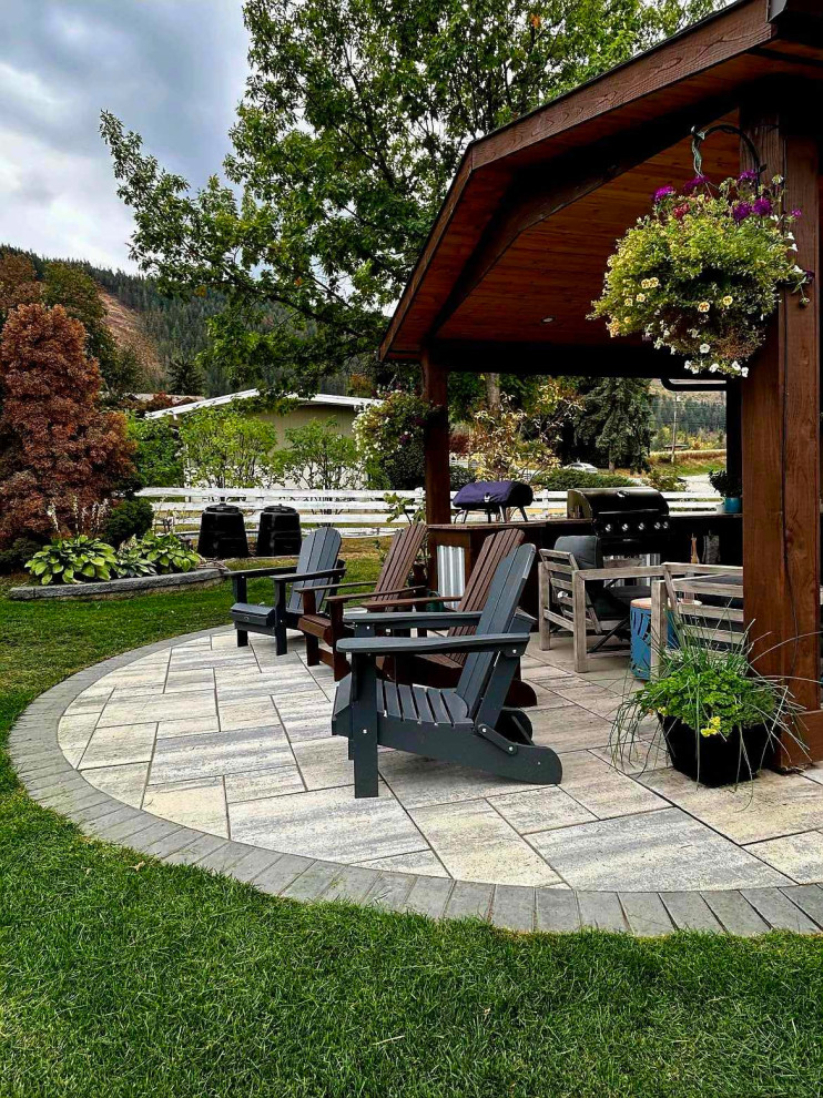 Britton Outdoor Kitchen and Shower