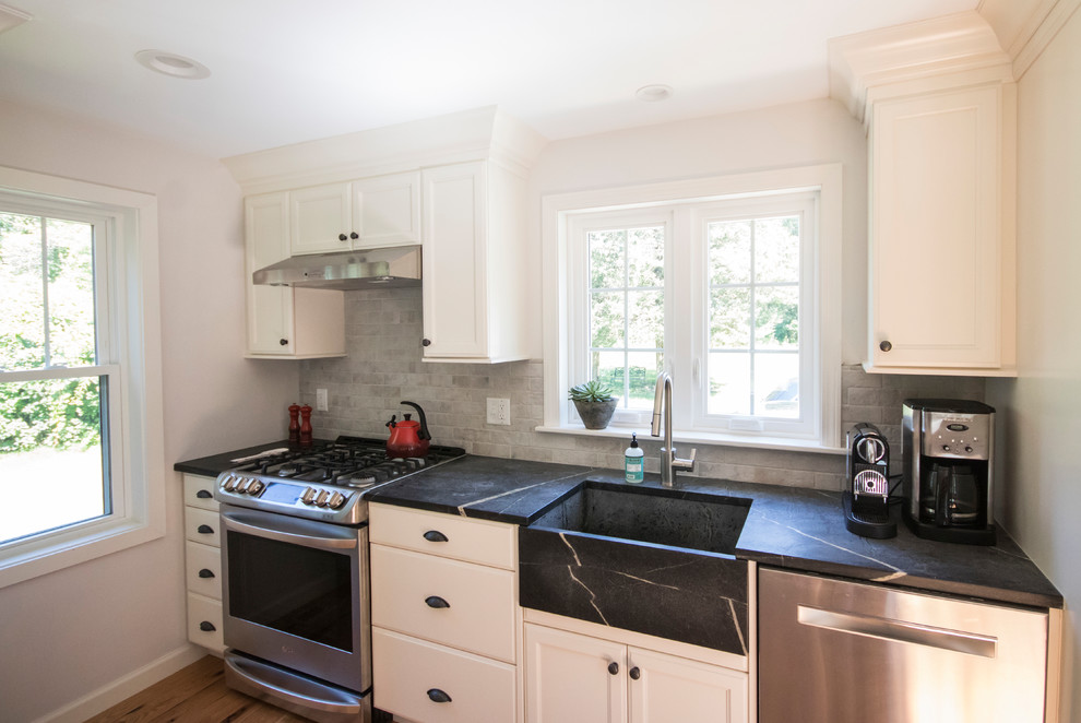 Transitional kitchen photo in Boston