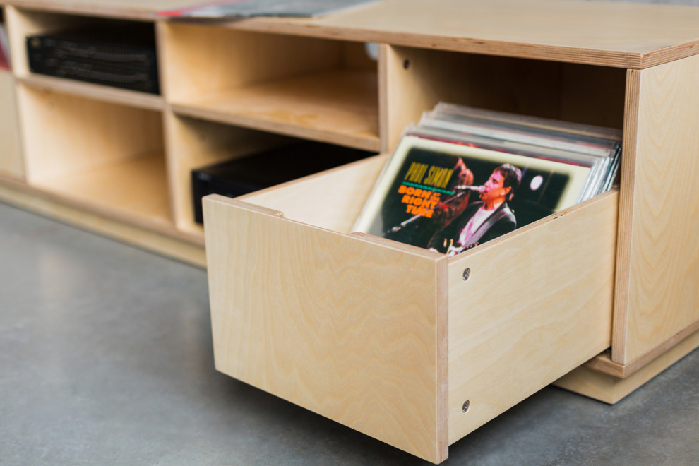 Тумба под технику.