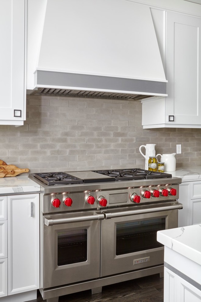 Inspiration for a transitional kitchen remodel in Toronto
