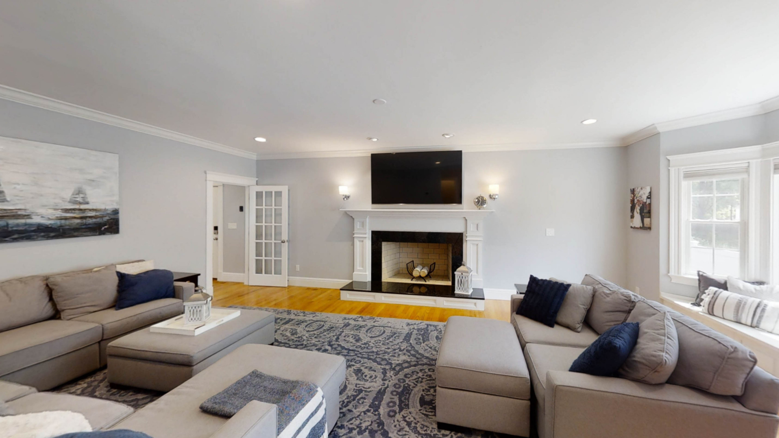 20 Eaton St