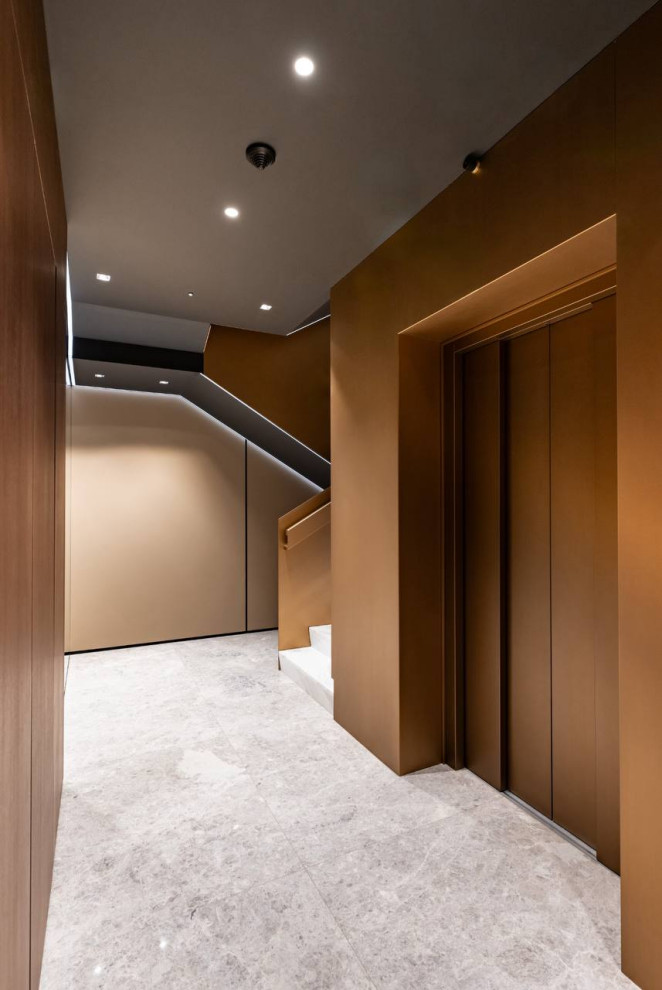 Облицовка стен латунью