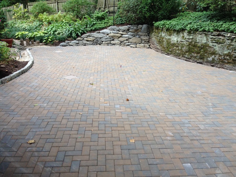 This is an example of a traditional patio in Philadelphia.