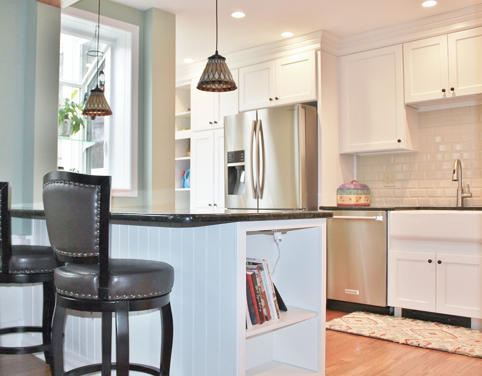 L Traditional Kitchen