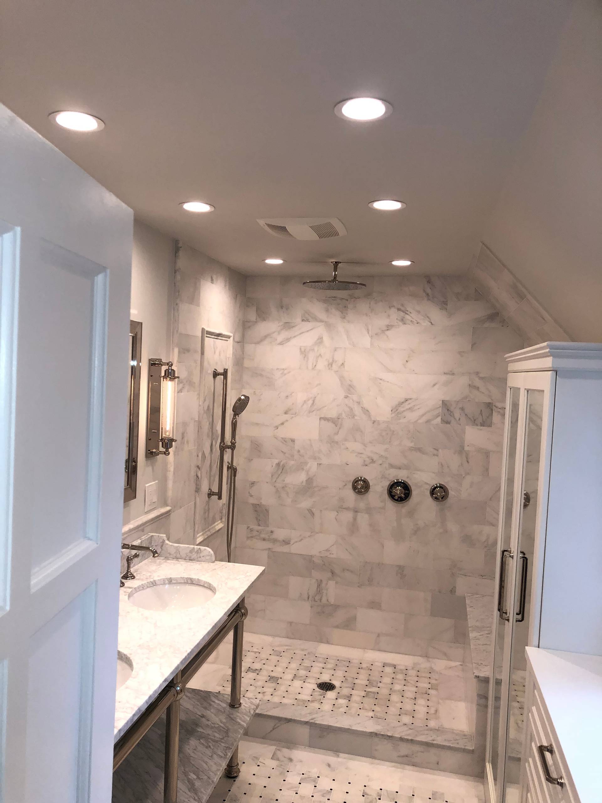 Silverman’s master bathroom