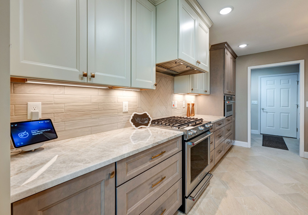Kitchen - transitional kitchen idea