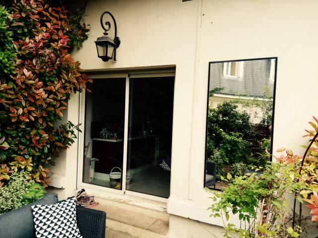 The reflection of Adonis mid-century-garten