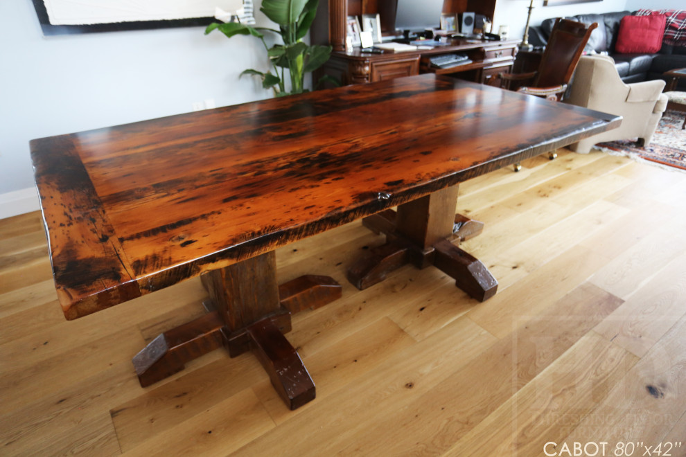 Mountain style dining room photo in Toronto