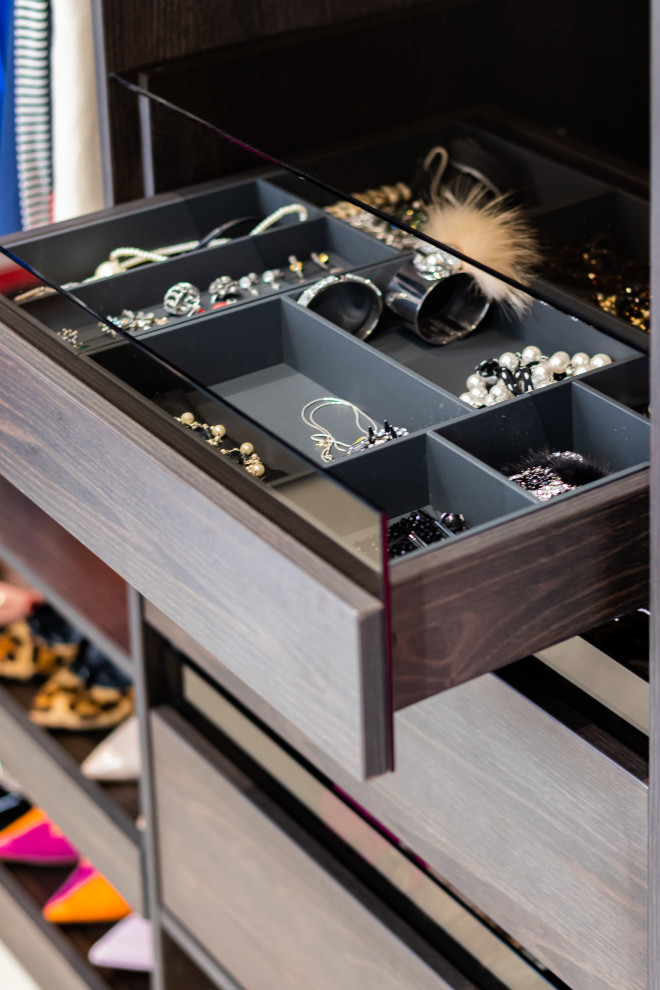 Гардеробная комната ЖК "Лиственный"