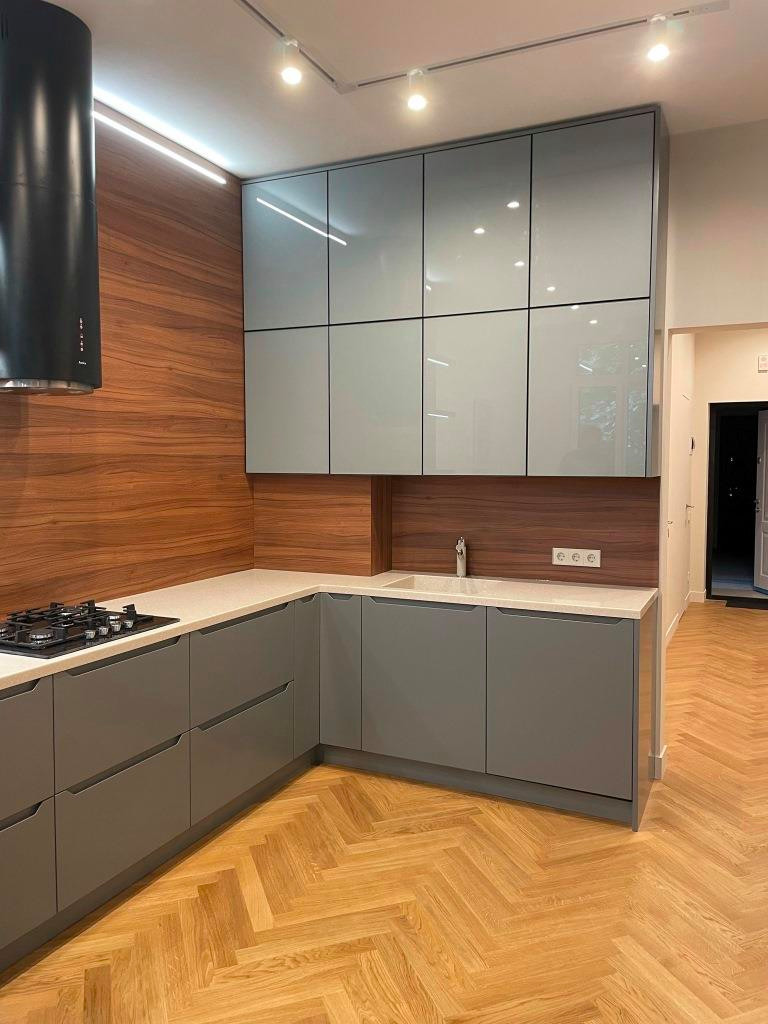 Кухня с интегрированной ручкой.