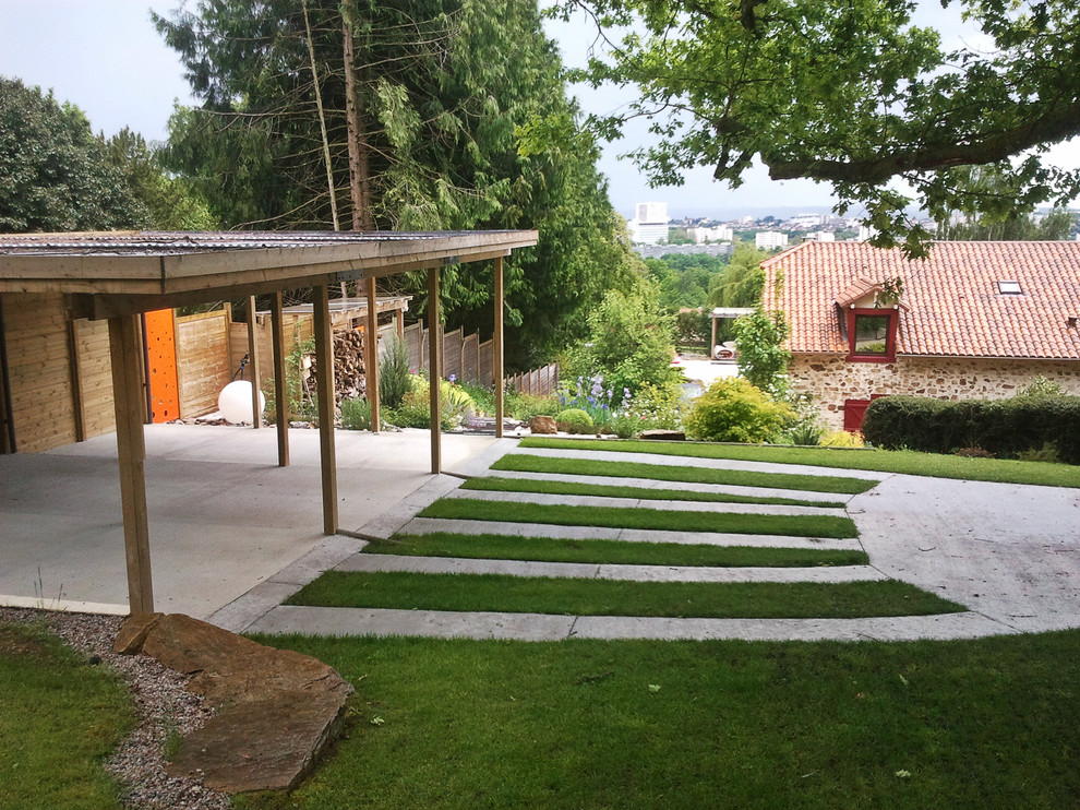 Contemporary shed and granny flat in Clermont-Ferrand.
